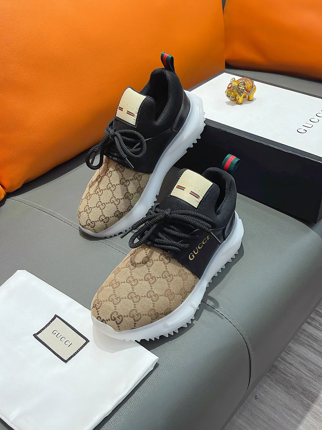 Men's shoes GUCCI "Gucci" P440 Regular size: 38-44 (casual shoes) Product materials: Selected cowhide upper, soft sheepskin feet; original factory special outsole.